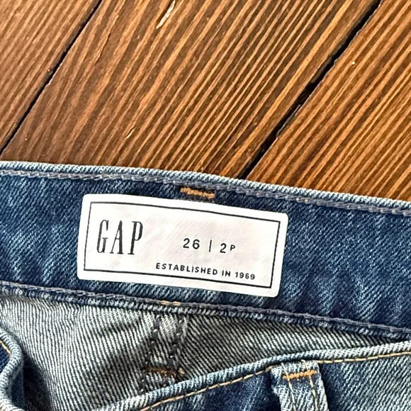 GAP Mid Rise Rigid Flare Jeans - Picture 4 of 4